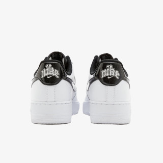 NIKE Air Force 1 ’07 LV8 