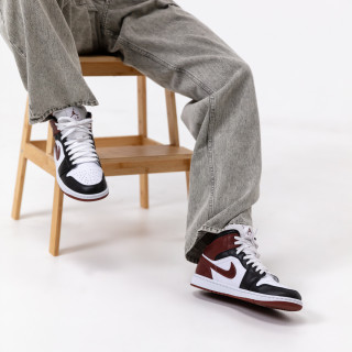 NIKE Air Jordan 1 