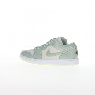 NIKE Air Jordan 1 