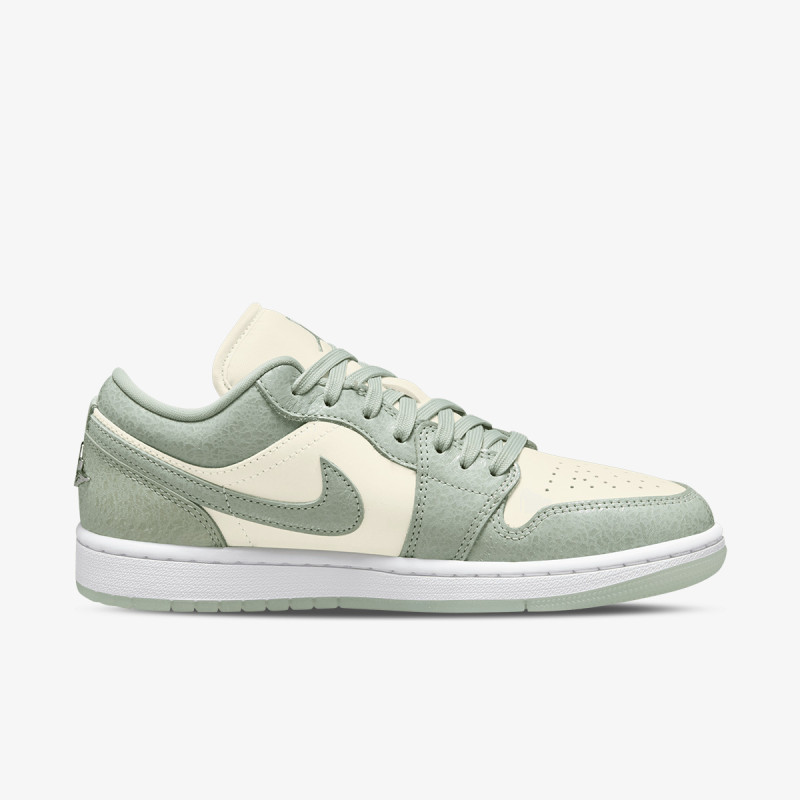 NIKE Air Jordan 1 