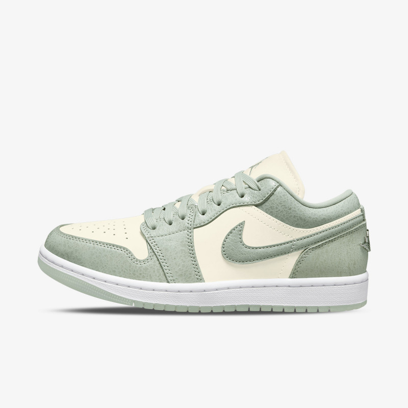 NIKE Air Jordan 1 