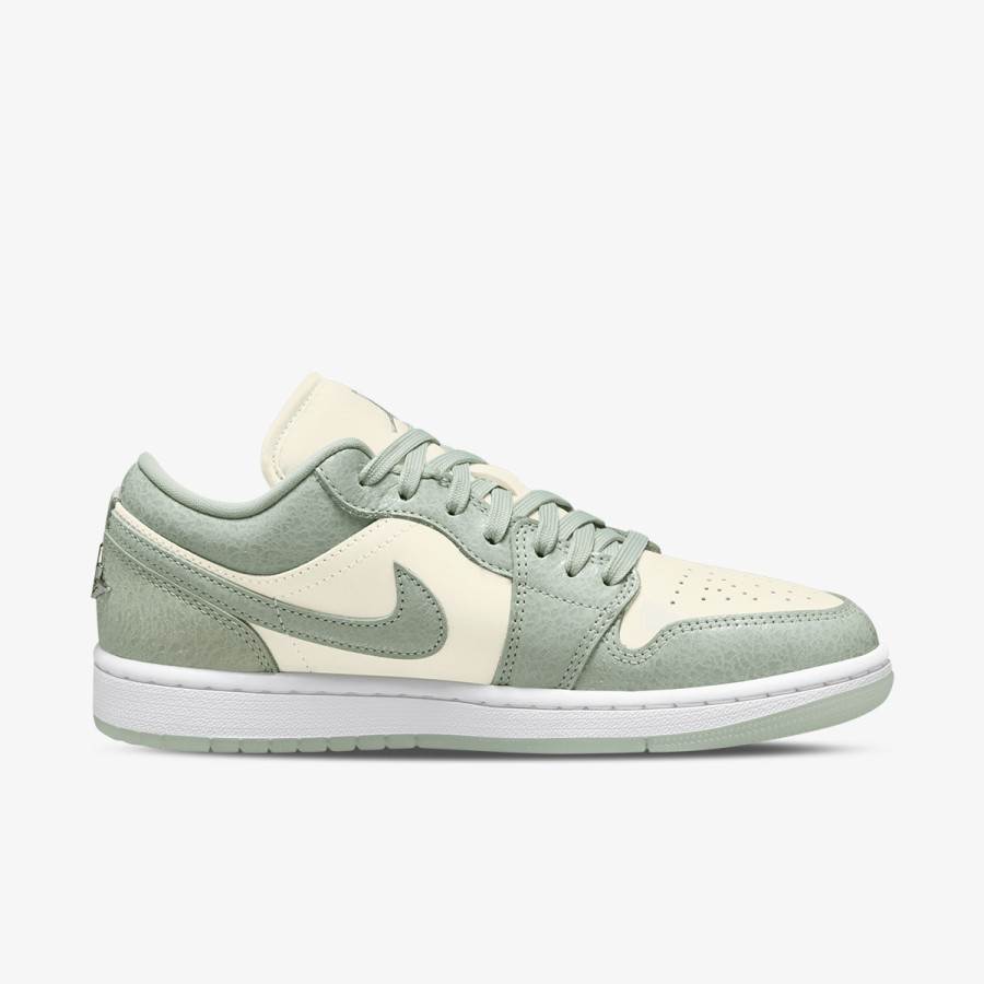 NIKE Air Jordan 1 