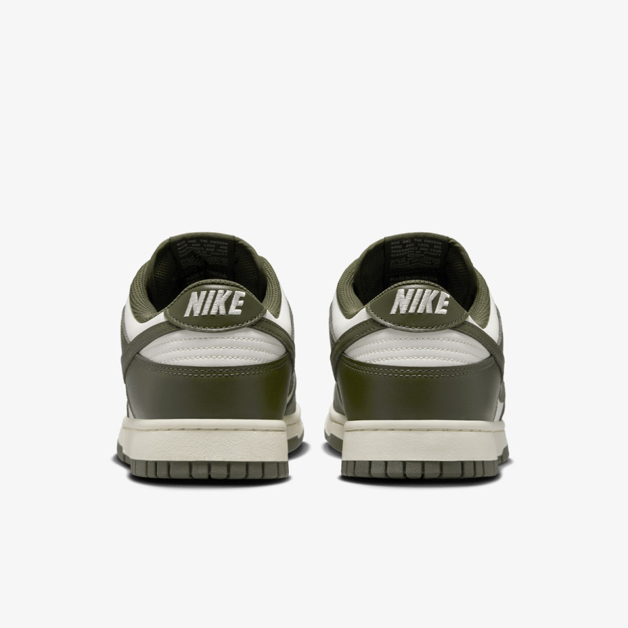 NIKE Dunk 