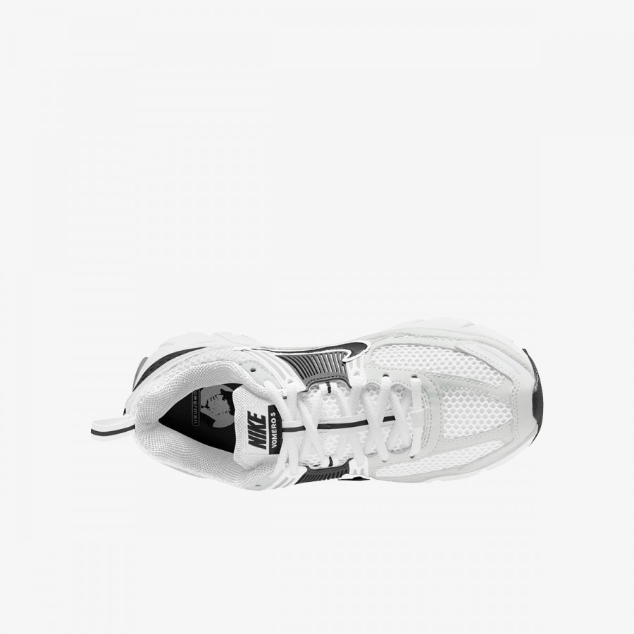 NIKE Vomero 5 