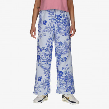 NIKE Sportswear Collection 
