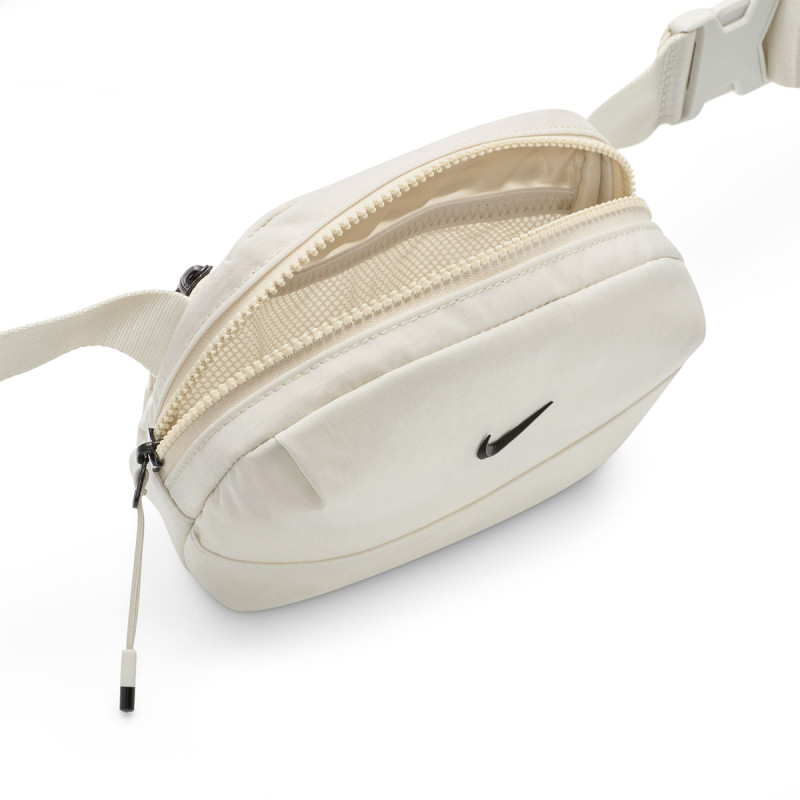 NIKE Aura 