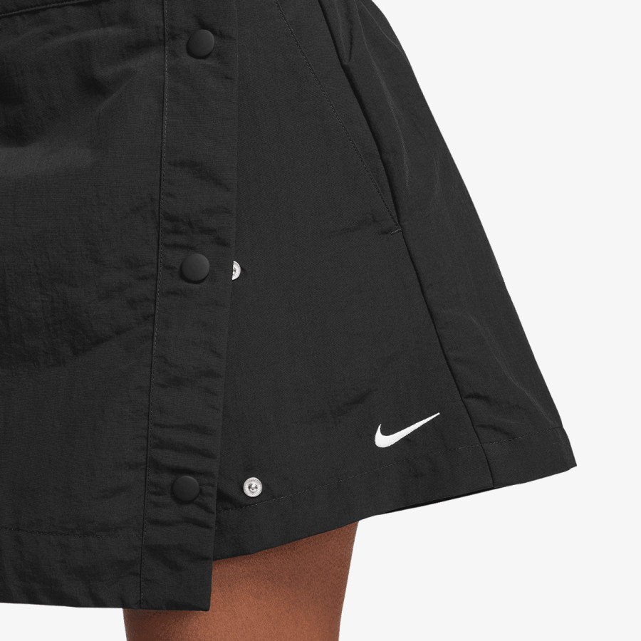 NIKE Essentials 