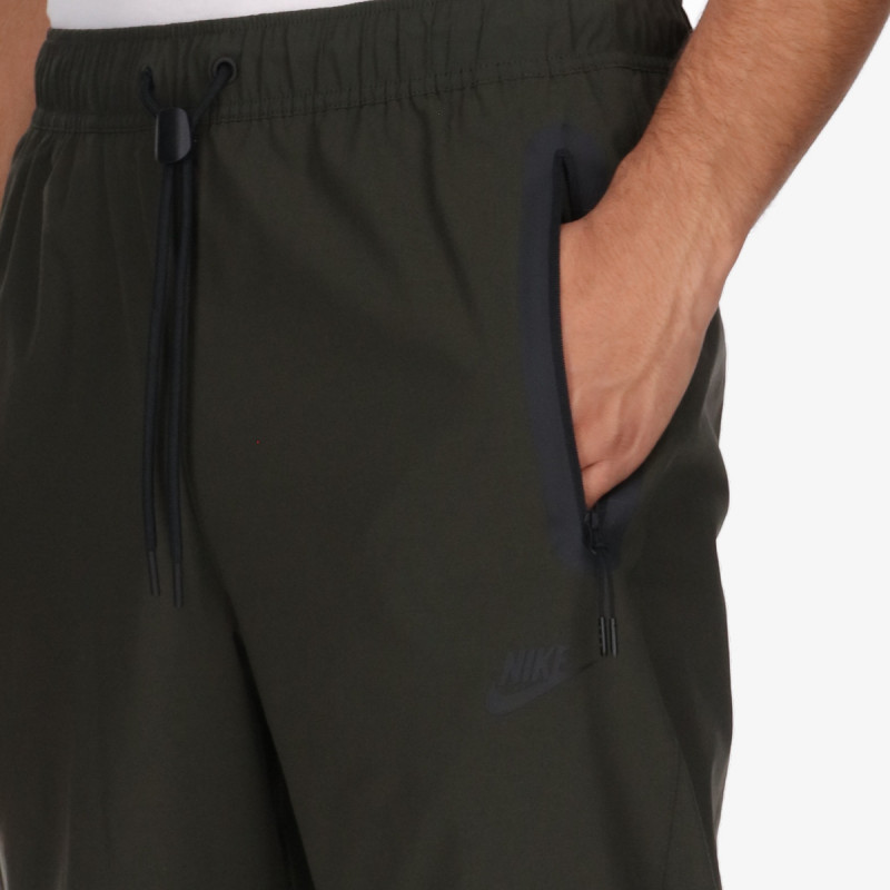 NIKE Tech Fleece 