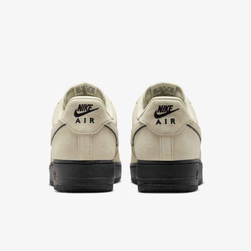 NIKE AIR FORCE 1 '07 LV8 