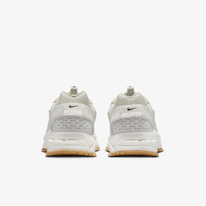 NIKE Zoom Vomero Roam 