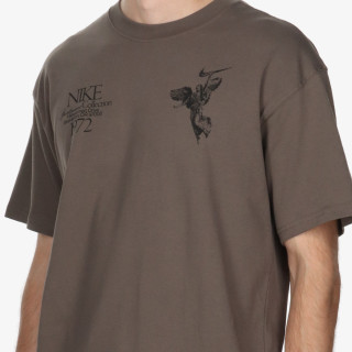 NIKE U NSW TEE M90 OC WINGS VICTORY 