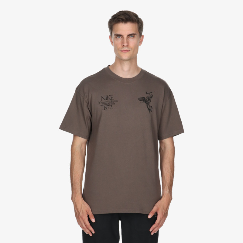 NIKE U NSW TEE M90 OC WINGS VICTORY 