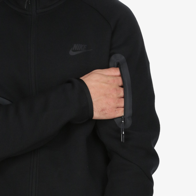 NIKE Tech 
