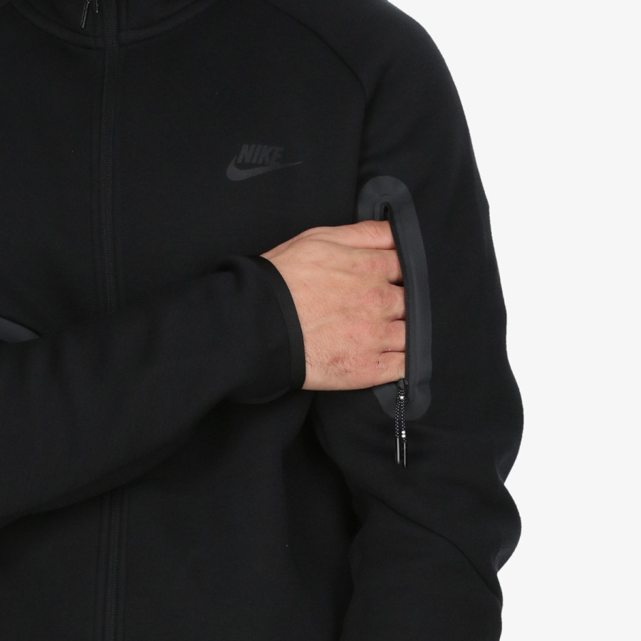 NIKE Tech 