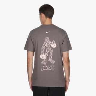 NIKE M NK TEE IYKYK FITNESS HO25 