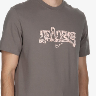 NIKE M NK TEE IYKYK FITNESS HO25 