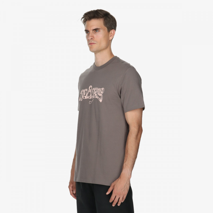 NIKE M NK TEE IYKYK FITNESS HO25 