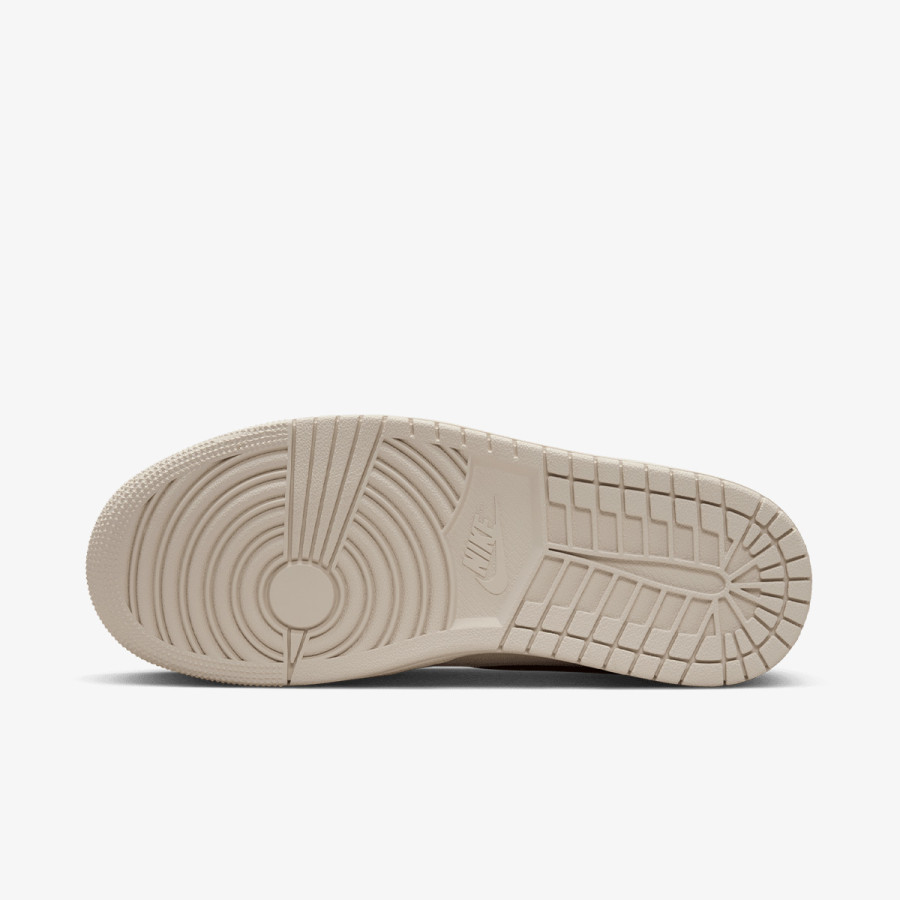 NIKE WMNS AIR JORDAN 1 LOW SE 