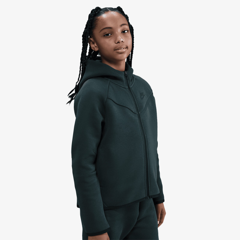 NIKE Sportswear 