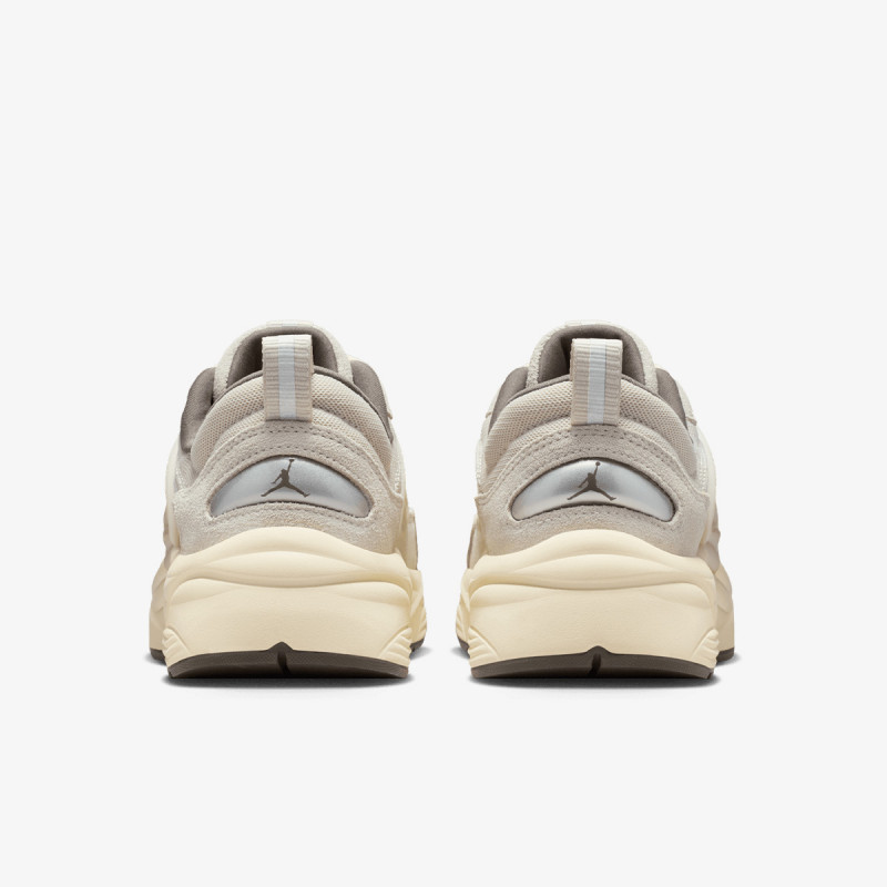 NIKE JORDAN TRUNNER O/S 