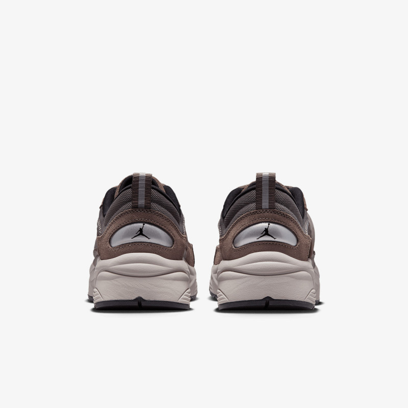 NIKE JORDAN TRUNNER O/S 