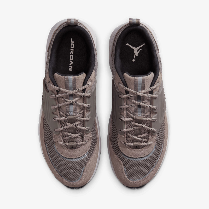 NIKE JORDAN TRUNNER O/S 