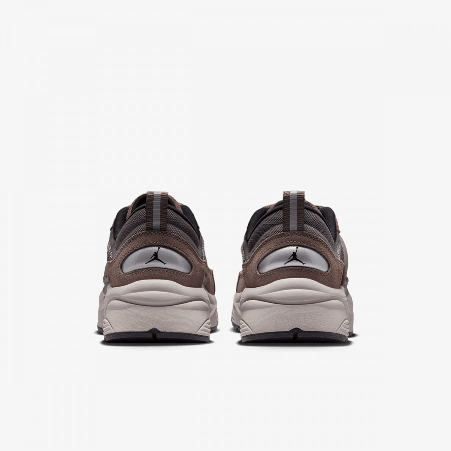 NIKE JORDAN TRUNNER O/S 