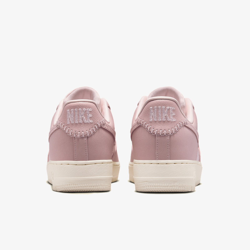 NIKE Air Force 1 ’07 