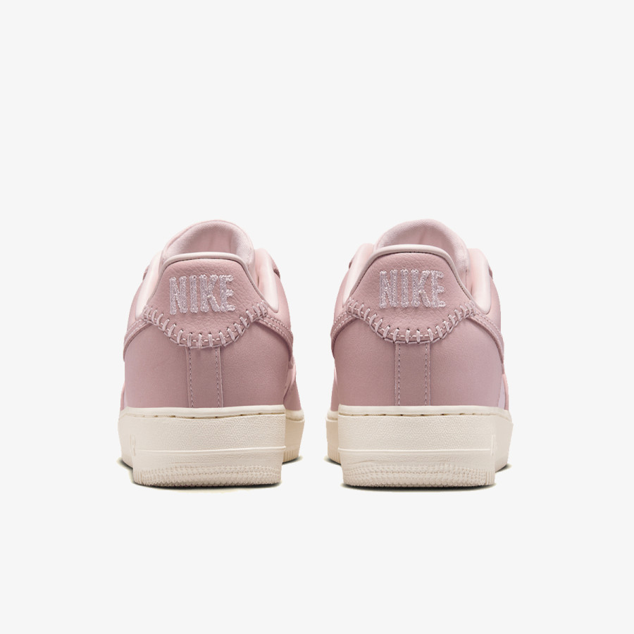 NIKE Air Force 1 ’07 