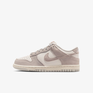 NIKE Dunk Low SE 