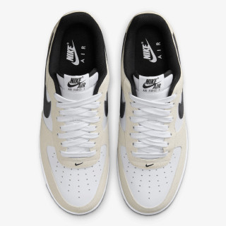 NIKE Air Force 1 ’07 LV8 
