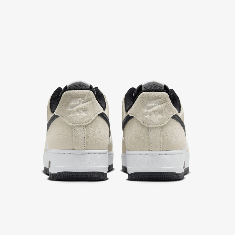 NIKE Air Force 1 ’07 LV8 