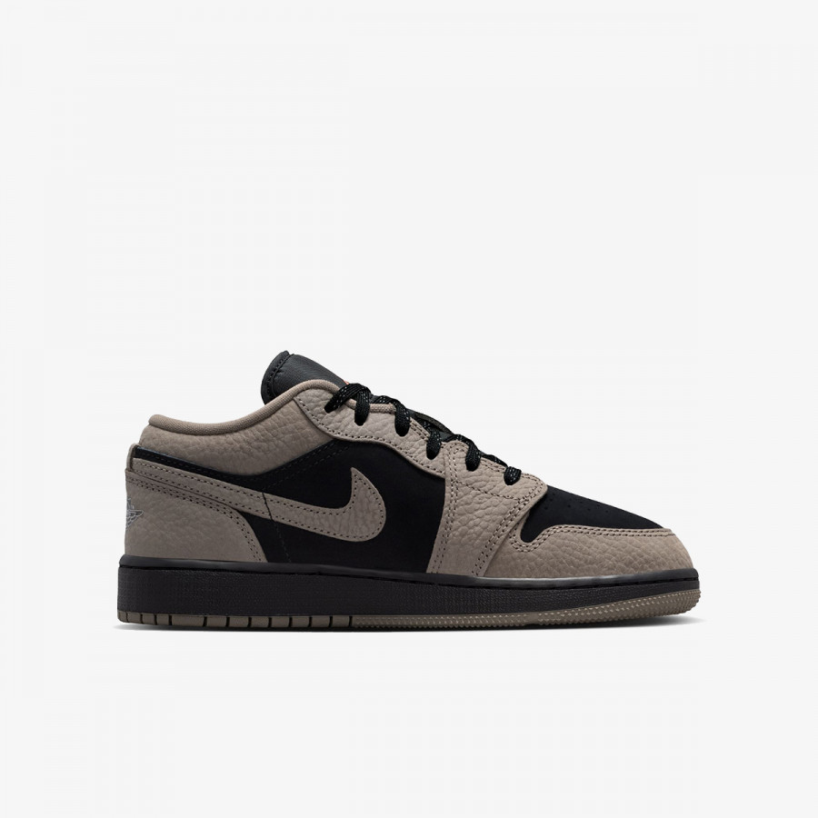 NIKE AIR JORDAN 1 LOW SE (GS) 