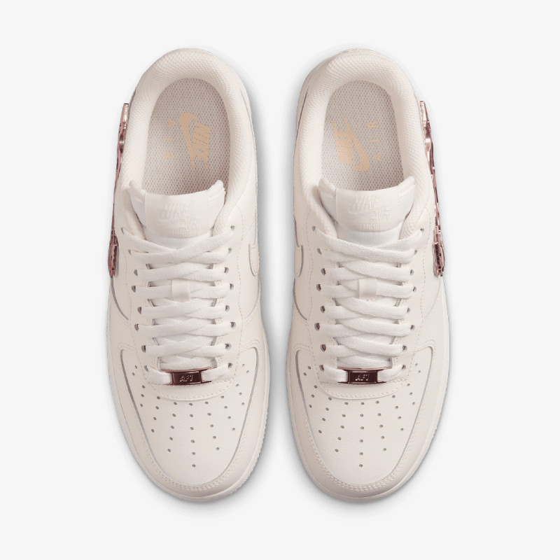 NIKE Air Force 1 '07 