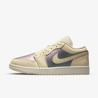 NIKE WMNS AIR JORDAN 1 LOW SE NA 