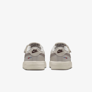 NIKE Force 1 