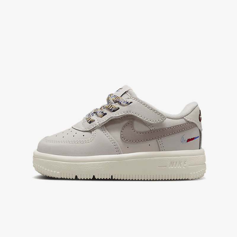 NIKE Force 1 