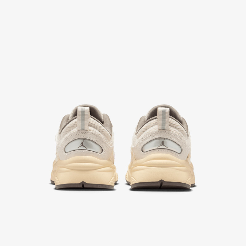 NIKE JORDAN TRUNNER O/S BG 