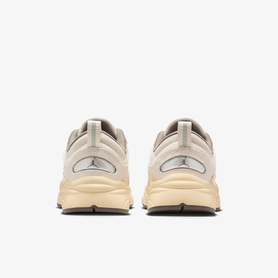 NIKE JORDAN TRUNNER O/S BG 