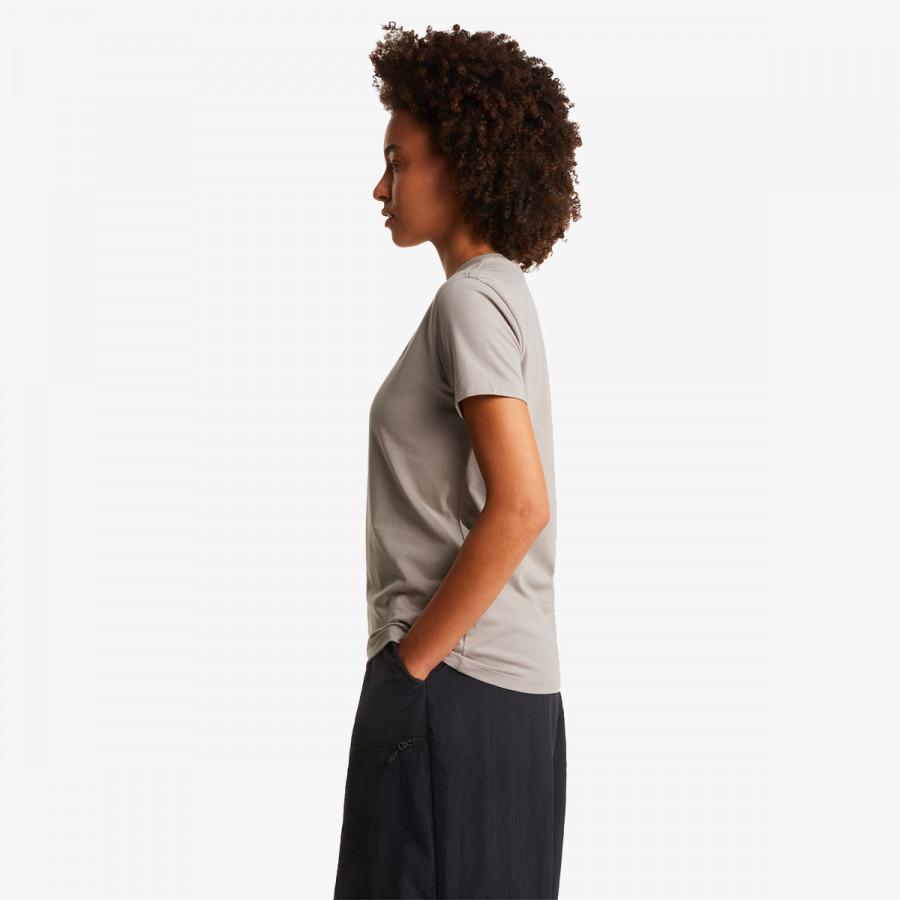 THE NORTH FACE W EVOLUTION SIMPLE DOME SLM SHORT SLEEVE 