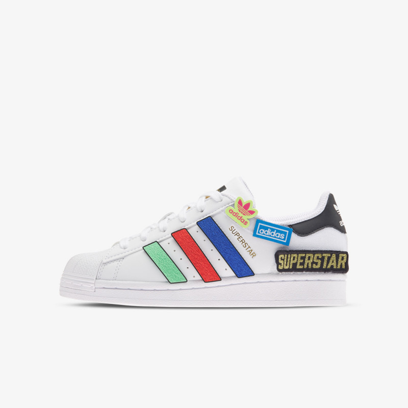Buzz 2025 adidas superstar