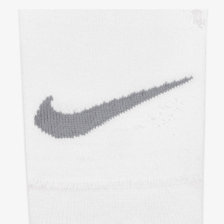 NIKE Everyday Plus 