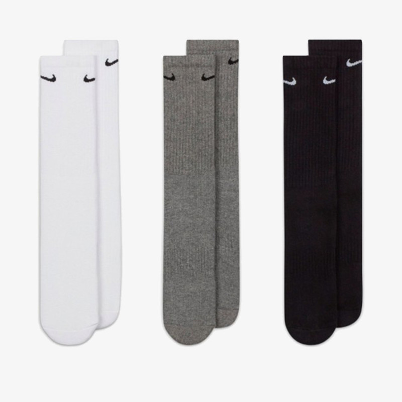NIKE Everyday Cushioned 