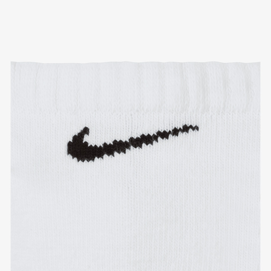 NIKE Everyday Cushioned 