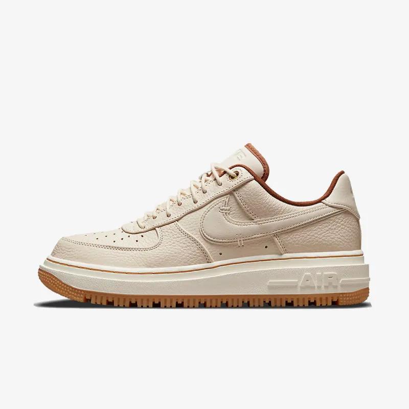 NIKE AIR FORCE 1 LUXE 